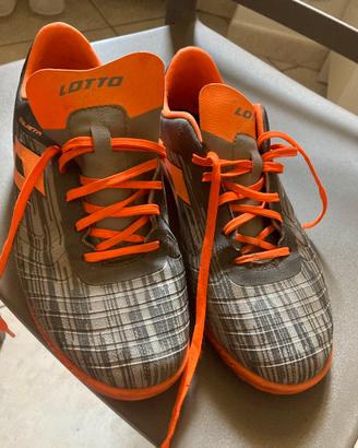 Scarpe per calcetto della Lotto n 39