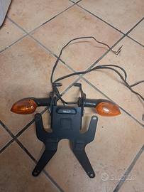 Portatarga con frecce 