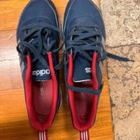 Scarpe Adidas rosse e nere