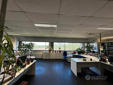 Santhià vc ampio ufficio 3000 mq uscita autostrada