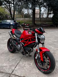 Ducati Monster 796 A2