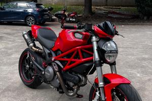 Ducati Monster 796 A2