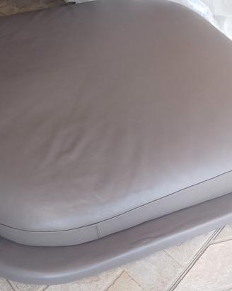 Pouf in vera pelle  