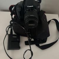 Fotocamera canon d2000 nuova