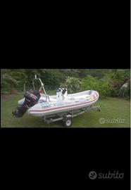 Gommone compreso di carrello