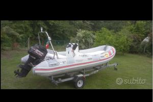 Gommone compreso di carrello