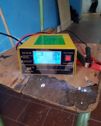 Carica batteria per auto 