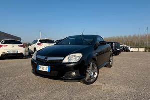 Opel Tigra TwinTop 1.4 16V Sport