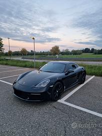 Porsche cayman 718
