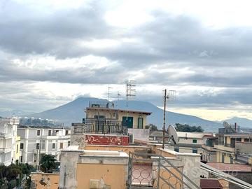 Via carlo de marco- villa trifamiliare