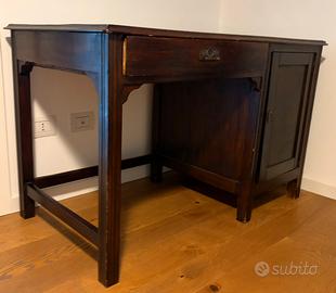 Scrivania in legno massello