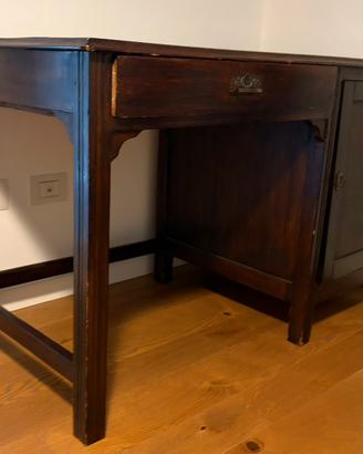 Scrivania in legno massello