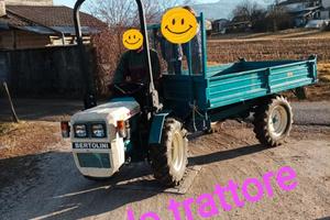 Trattore motoagricola