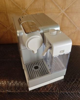 Macchina caffè NESPRESSO - LATTISSIMA TOUCH EN560