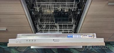 Lavastoviglie Hotpoint Ariston LFT114