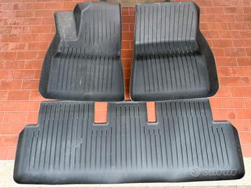 Set completo tappetini  4 stagioni Tesla Model 3