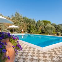 Villa con piscina uso esclusivo a Cortona