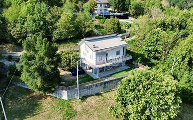 VILLA INDIPENDENTE CON SPLENDIDA VISTA SULLA VALLE