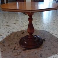 Tavolino in legno per soggiorno