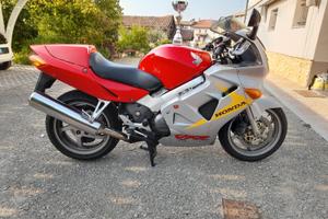 Honda VFR 800 - 1999 annuncio per amico