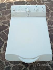 lavatrice Indesit carica dall'alto
