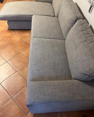 Divano in tessuto 4 Posti colorazione “grigio”