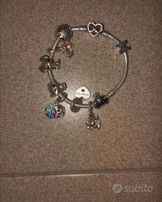 Bracciale pandora più charm