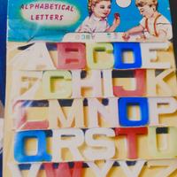 Lettere alfabetiche in plastica vintage