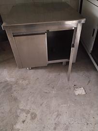 armadio in acciaio 80x80x70