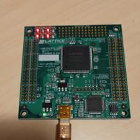 Scheda di sviluppo CPLD Lattice ispMACH 4256ZE