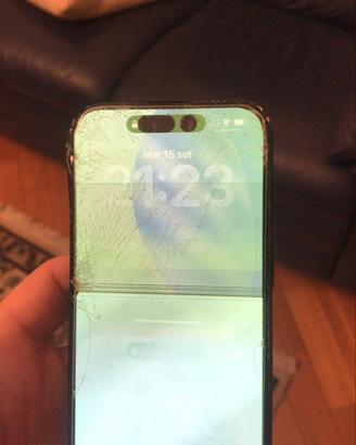 iPhone 16 256gb con schermo rotto