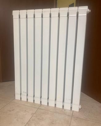 Radiatore ad acqua alluminio bianco