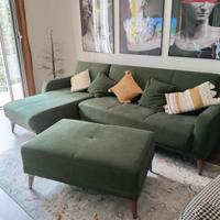 Divano letto verde tabacco 4 posti con pouf.