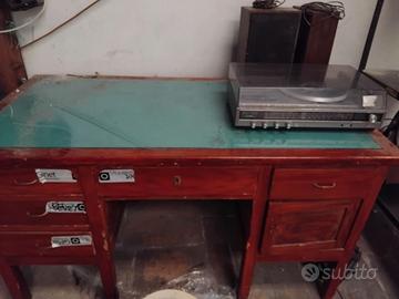 Scrivania da restaurare