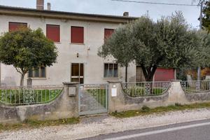 Villetta bi-famigliare