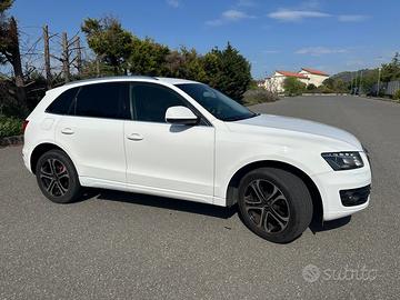 Audi Q5 anno 2010 cambio manuale