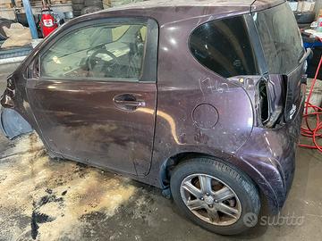 TOYOTA IQ 1.0 BENZINA PER PEZZI DI RICAMBI  1KRFE