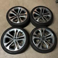 Cerchi e Gomme ORIGINALI AUDI (R18)