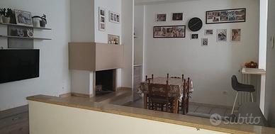  appartamento 2'piano non ammobiliato 