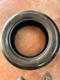 Treno pneumatici GoodYear 235/60/R18