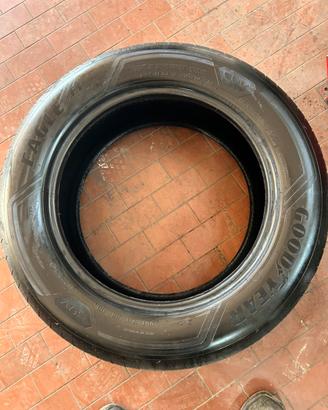 Treno pneumatici GoodYear 235/60/R18