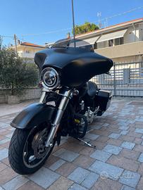Harley Touring. Street Glide 103