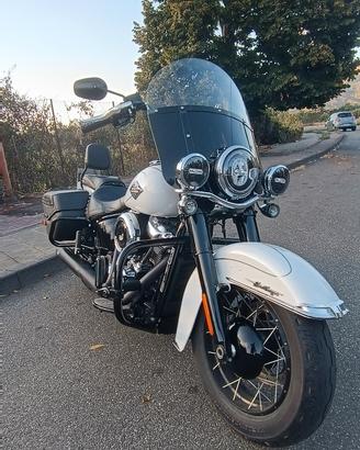 HARLEY-DAVIDSON HERITAGE CLASSIC