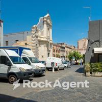 DEPOSITO 480 MQ + GARAGE 77 MQ PRESSI P.ZZA"CASTE