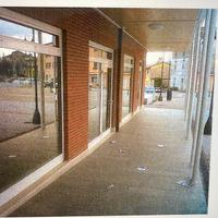 Vendita di Locale in piazza Onè, 9