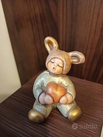 bimbo vestito da coniglio Thun 