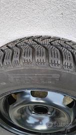 Pneumatici invernali Pirelli e cerchi 195/65 R15