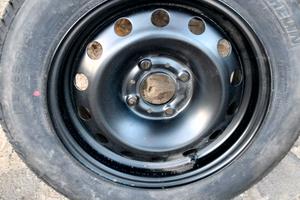 gomma auto su cerchio