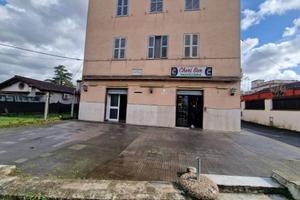 Attività / Licenza di 125 m² con 2 locali a Roma