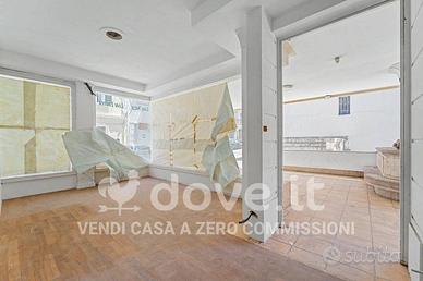 Appartamento di 250 m² con più di 5 locali a Sassa